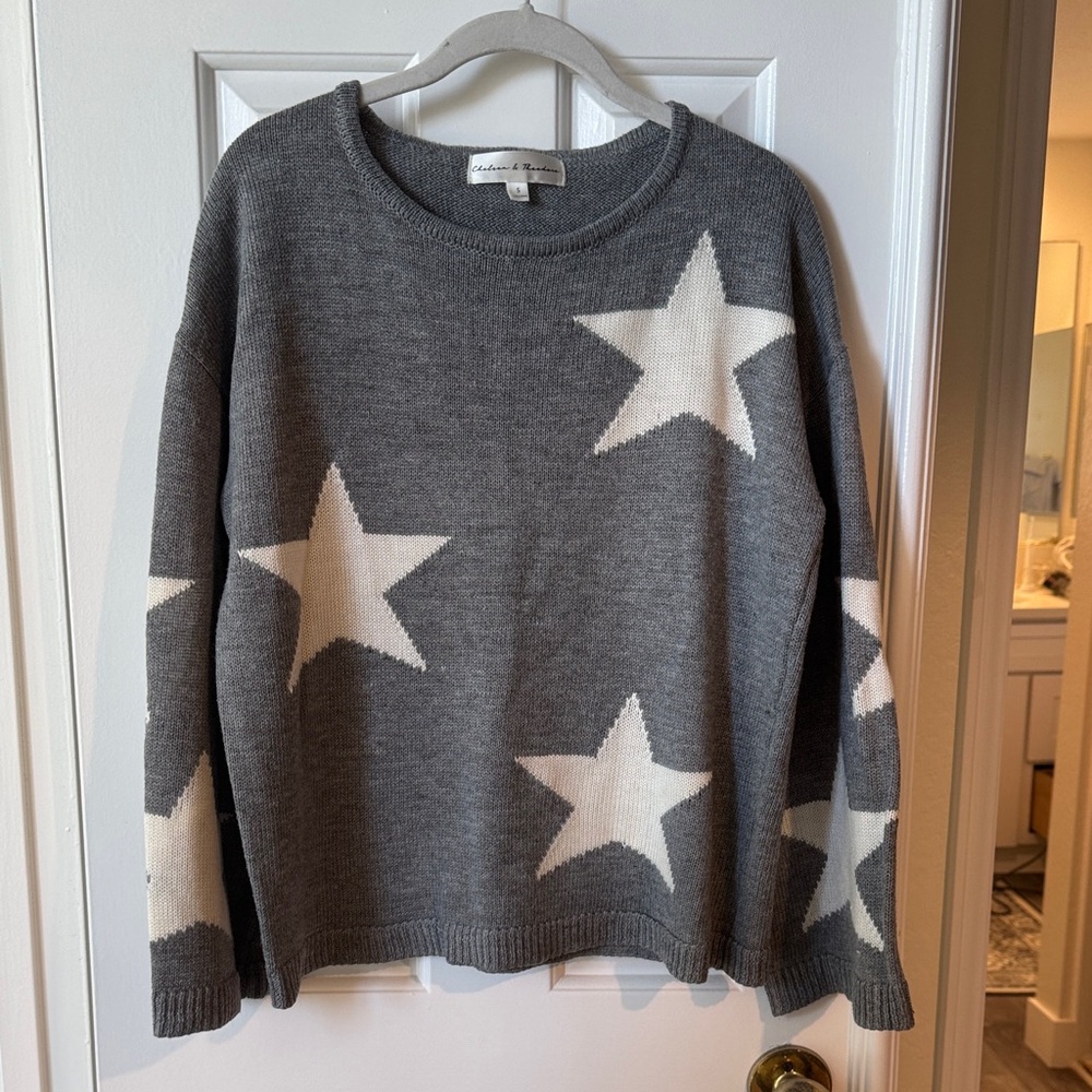 Chelsea & Theodore Gray and White Star Sweater S